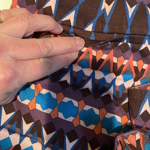 J. Crew size 6 purple & pink  Aztec print shorts with pockets and back ziip - Picture 15 of 15